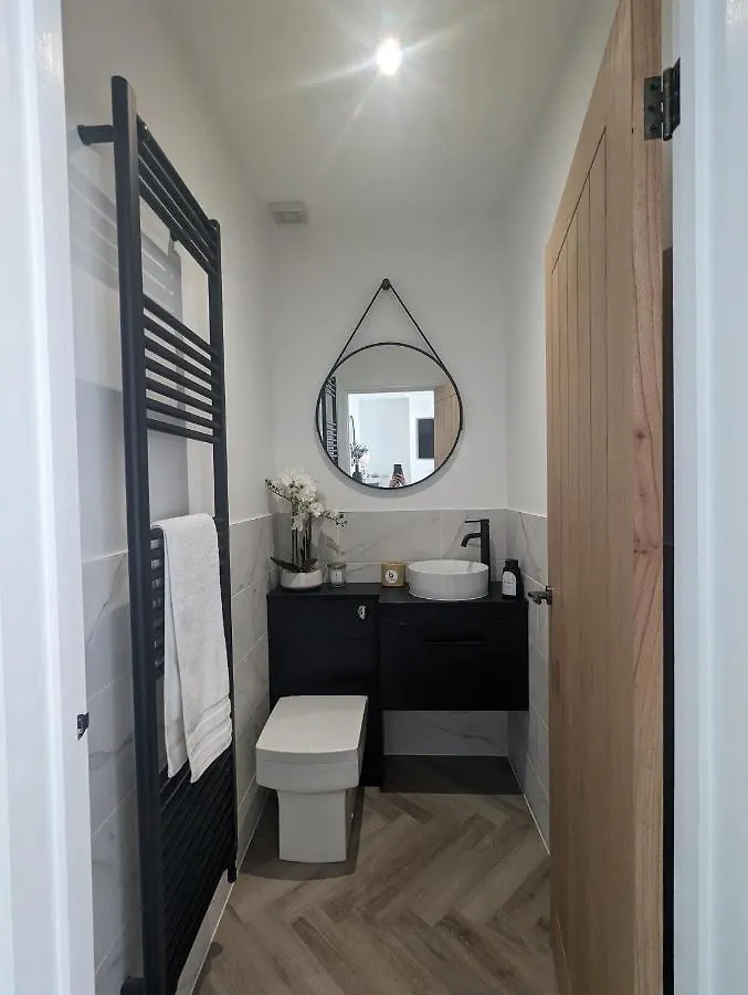 2 X Double Rooms - 2 X Free Off Street Parking Spaces Йорк