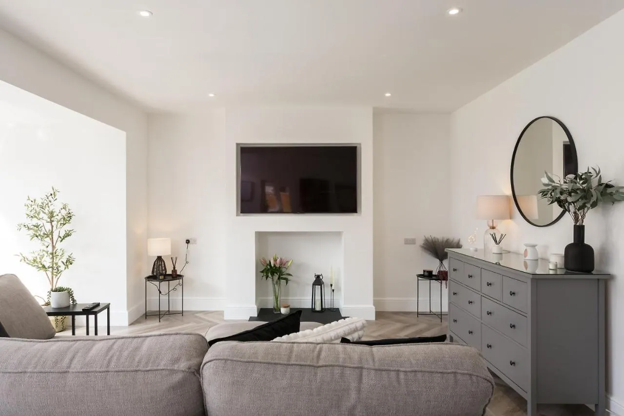 2 X Double Rooms - 2 X Free Off Street Parking Spaces Йорк Проживание в семье